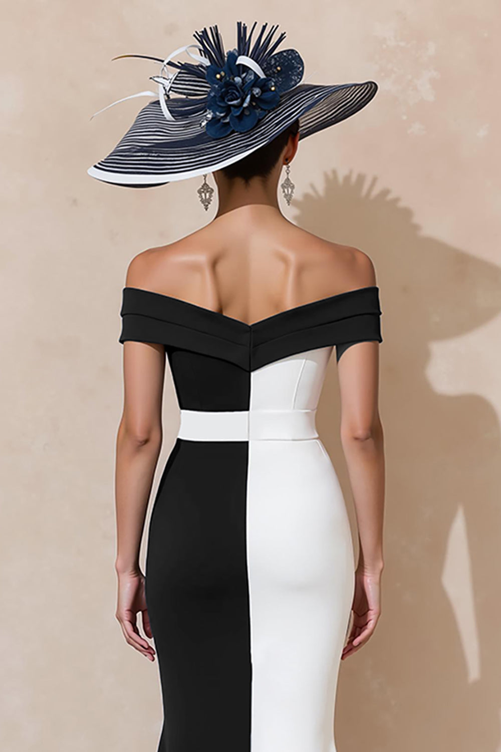 Robe de sirène noire et blanche, épaules dénudées, pour mère de la mariée
