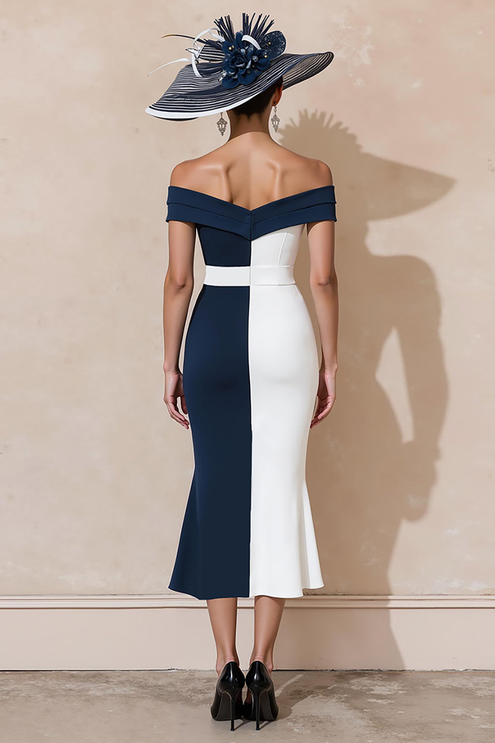 Robe de sirène noire et blanche, épaules dénudées, pour mère de la mariée