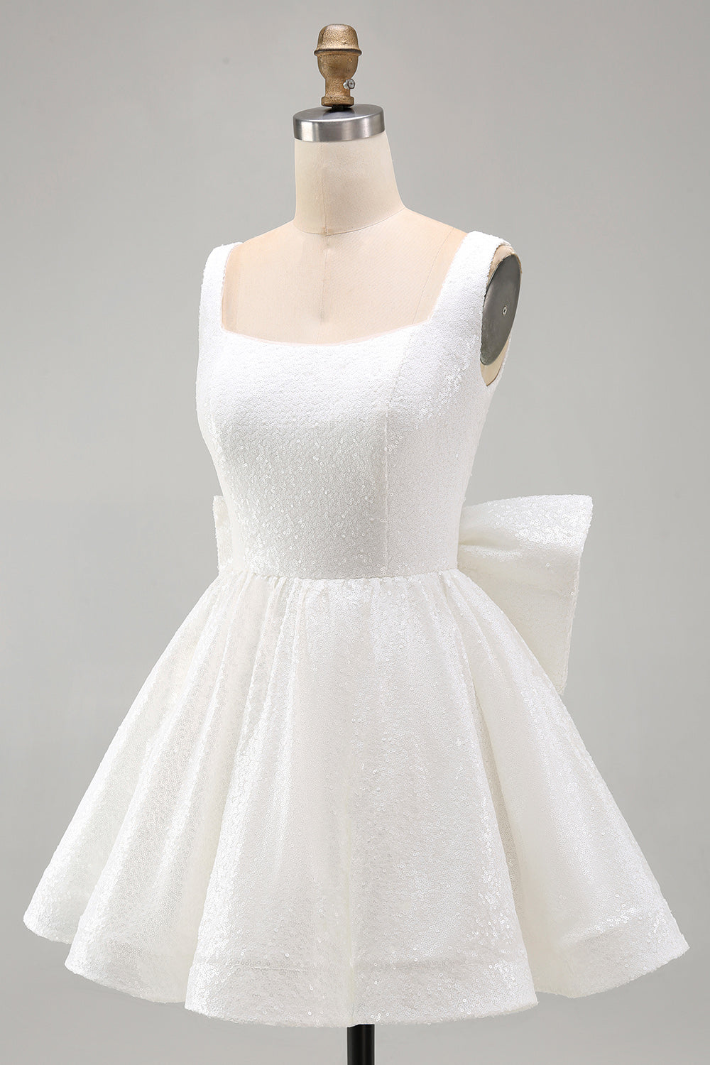 Robe courte de bal de promo en forme de trapèze à encolure carrée en ivoire pailleté et sequins, avec grand nœud au dos