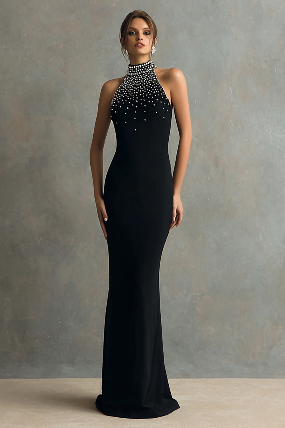 Robe fourreau longue de soirée noire scintillante perlée
