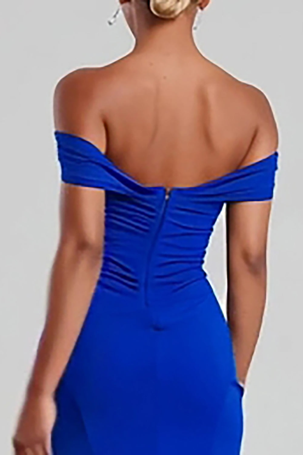 Robe de soirée longue fourreau bleu roi, épaules dénudées, avec fente
