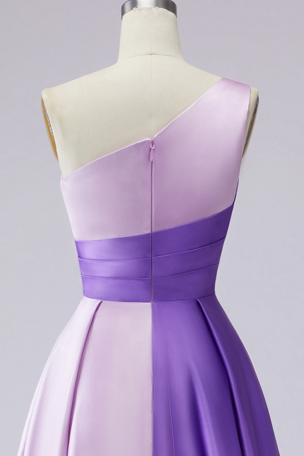Robe de soirée rose plissée asymétrique à coupe trapèze