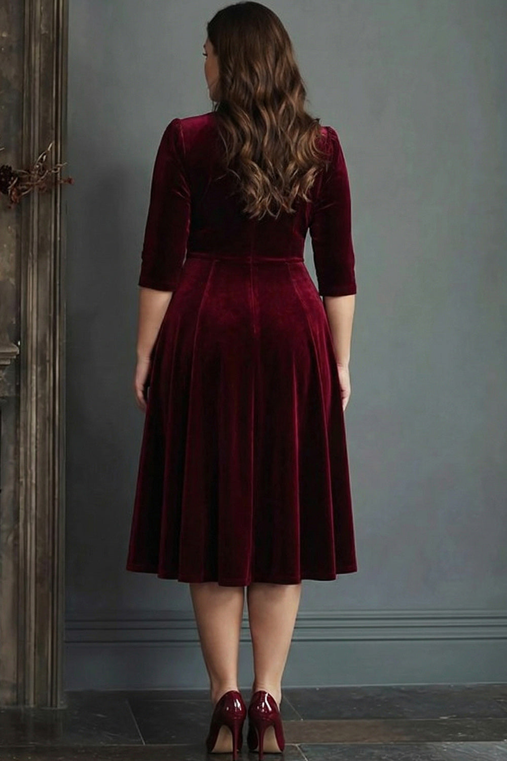 Robe de travail mi-longue évasée en velours bordeaux grande taille avec col en V et manches mi-longues