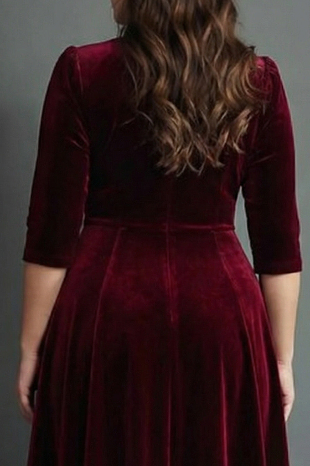 Robe de travail mi-longue évasée en velours bordeaux grande taille avec col en V et manches mi-longues
