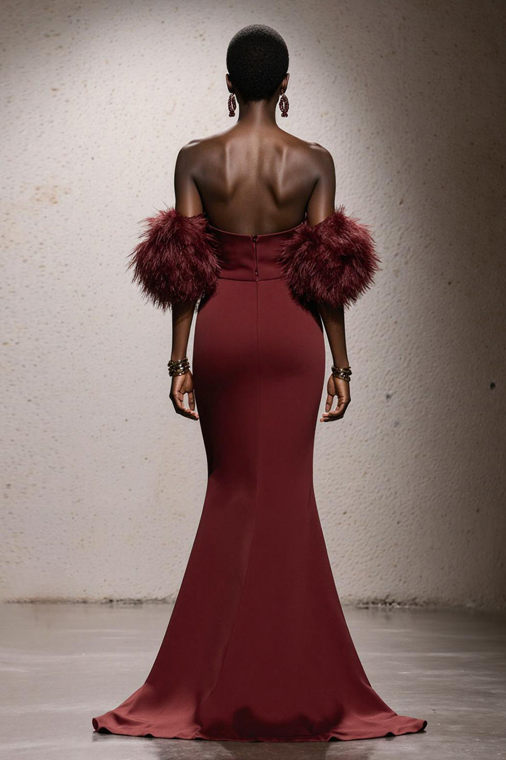 Robe de Soirée de Gala Longue Sirène en Satin Bourgogne "Sweetheart" avec Plumes