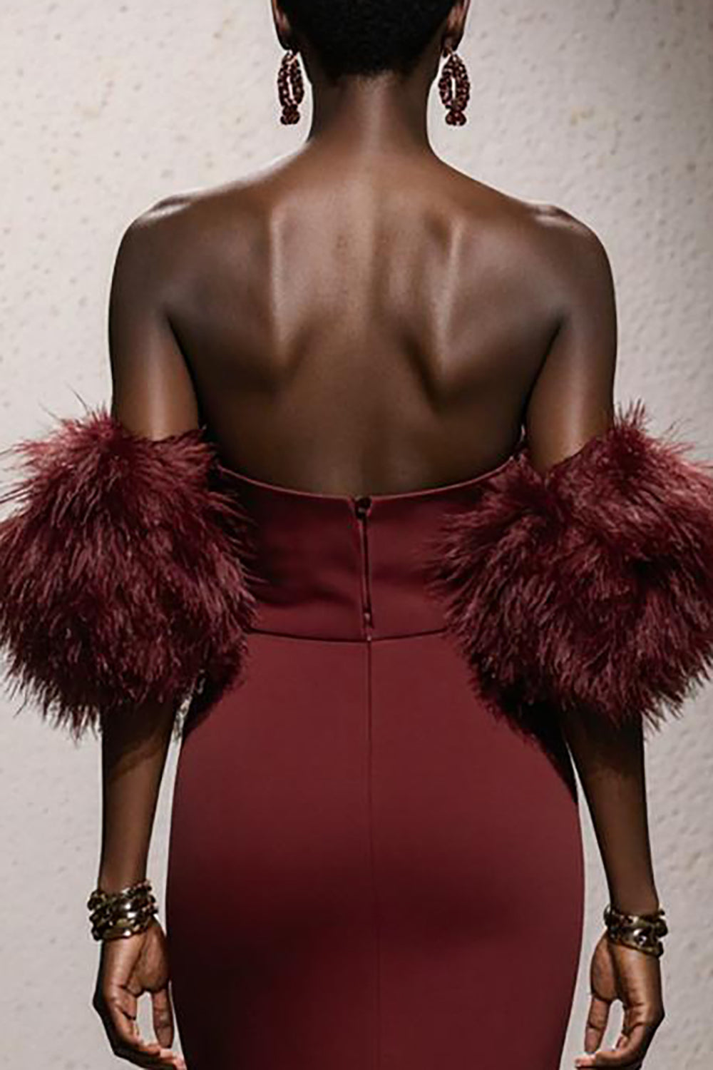 Robe de Soirée de Gala Longue Sirène en Satin Bourgogne "Sweetheart" avec Plumes