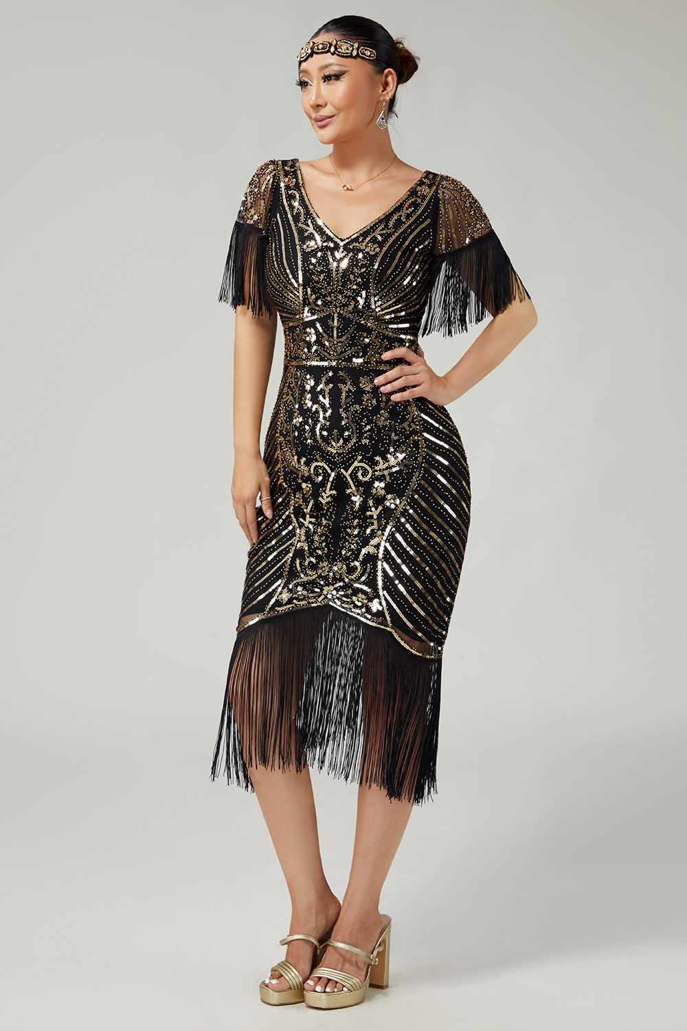 Black Golden V-Neck 1920s Dress With Sequins and Fringes