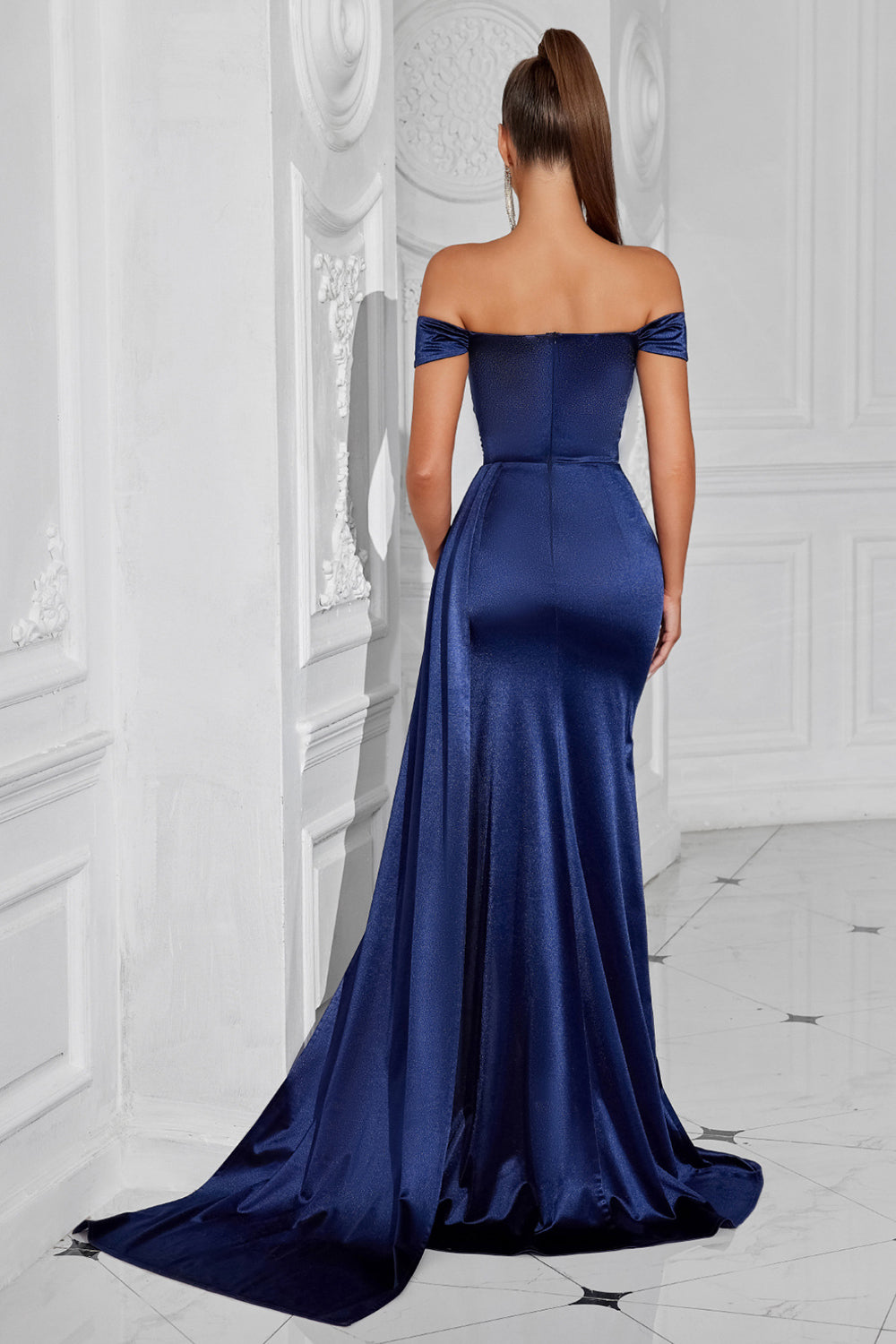 Robe de bal sirène vert foncé froncée à épaules dénudées et fente