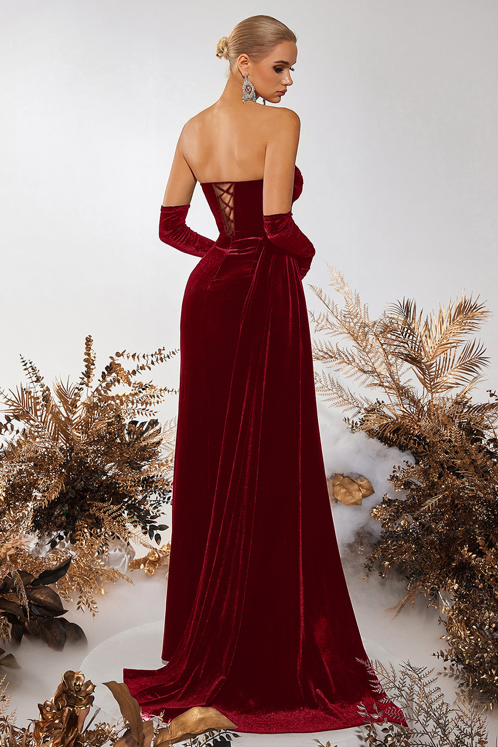 Robe de bal fendue noire en velours avec corsage et bateau pour femme