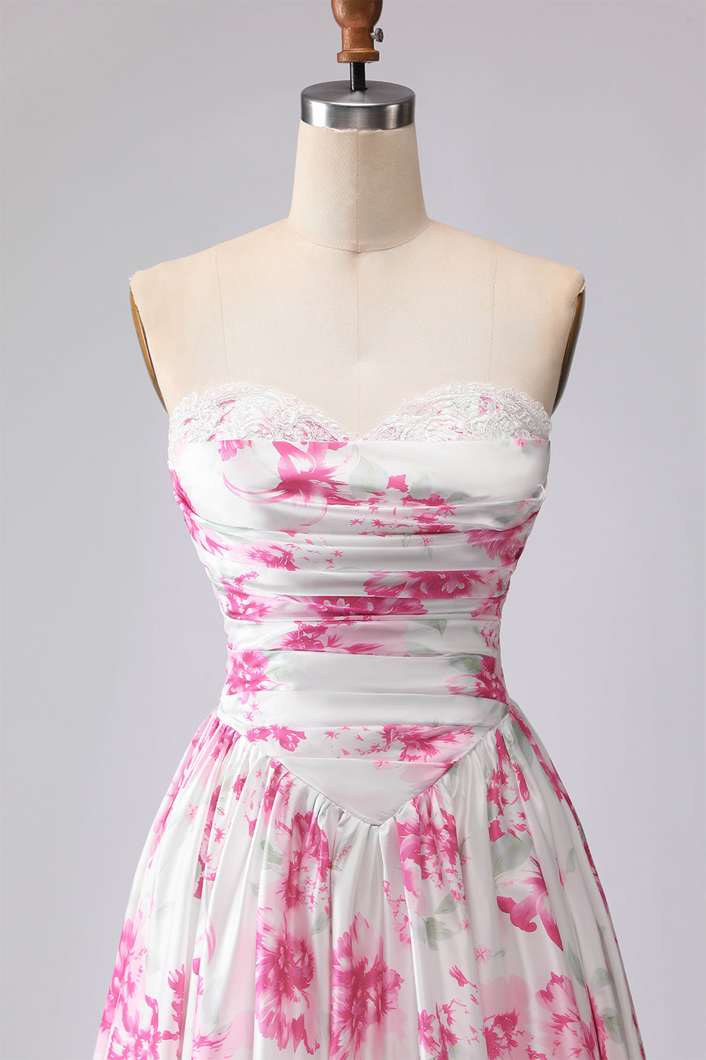 Robe de bal plissée trapèze sans bretelles à imprimé fleurs de fuchsia blanc