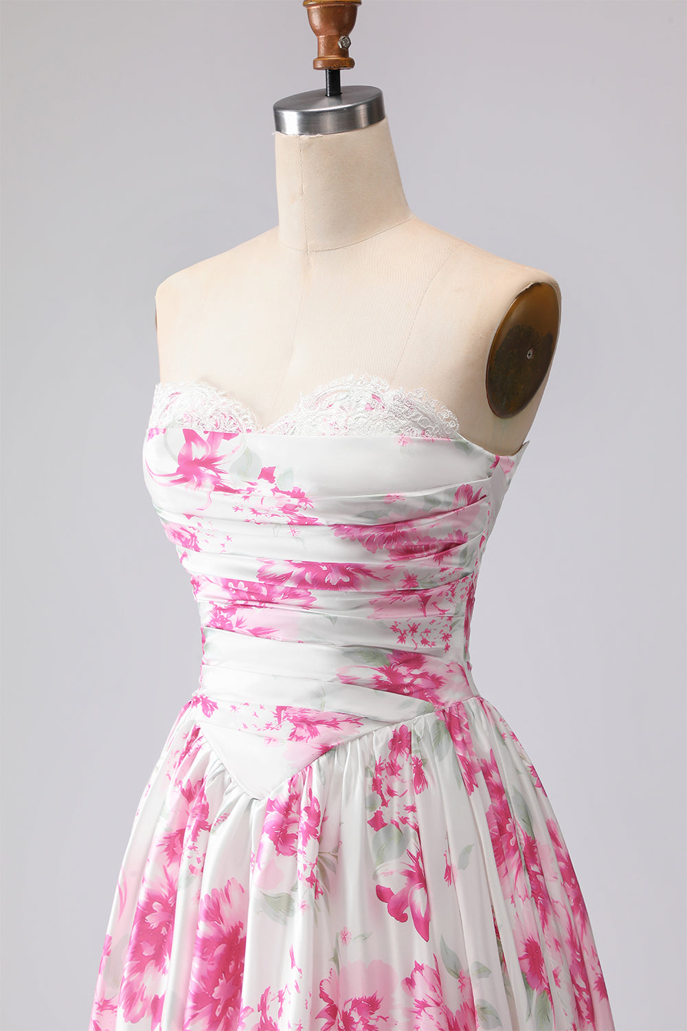 Robe de bal plissée trapèze sans bretelles à imprimé fleurs de fuchsia blanc