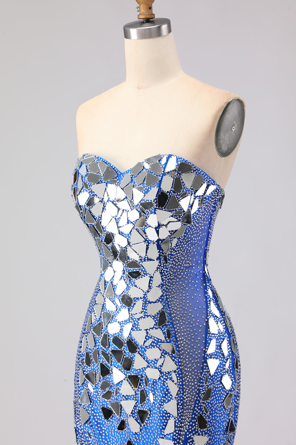Robe de bal longue sirène bleu royal sans bretelles, ornée de perles et fendue sur le côté, avec miroir