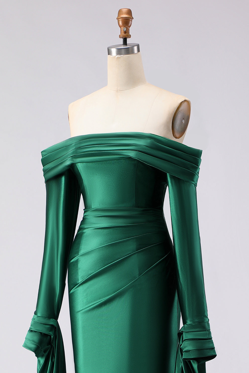 Robe de bal longue en satin vert foncé de sirène à épaules dénudées avec manches longues