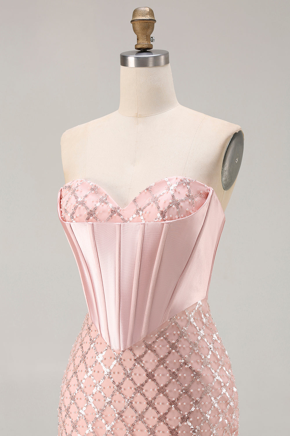 Robe longue de bal de promo sirène blush avec corsage bustier, sequins et perles