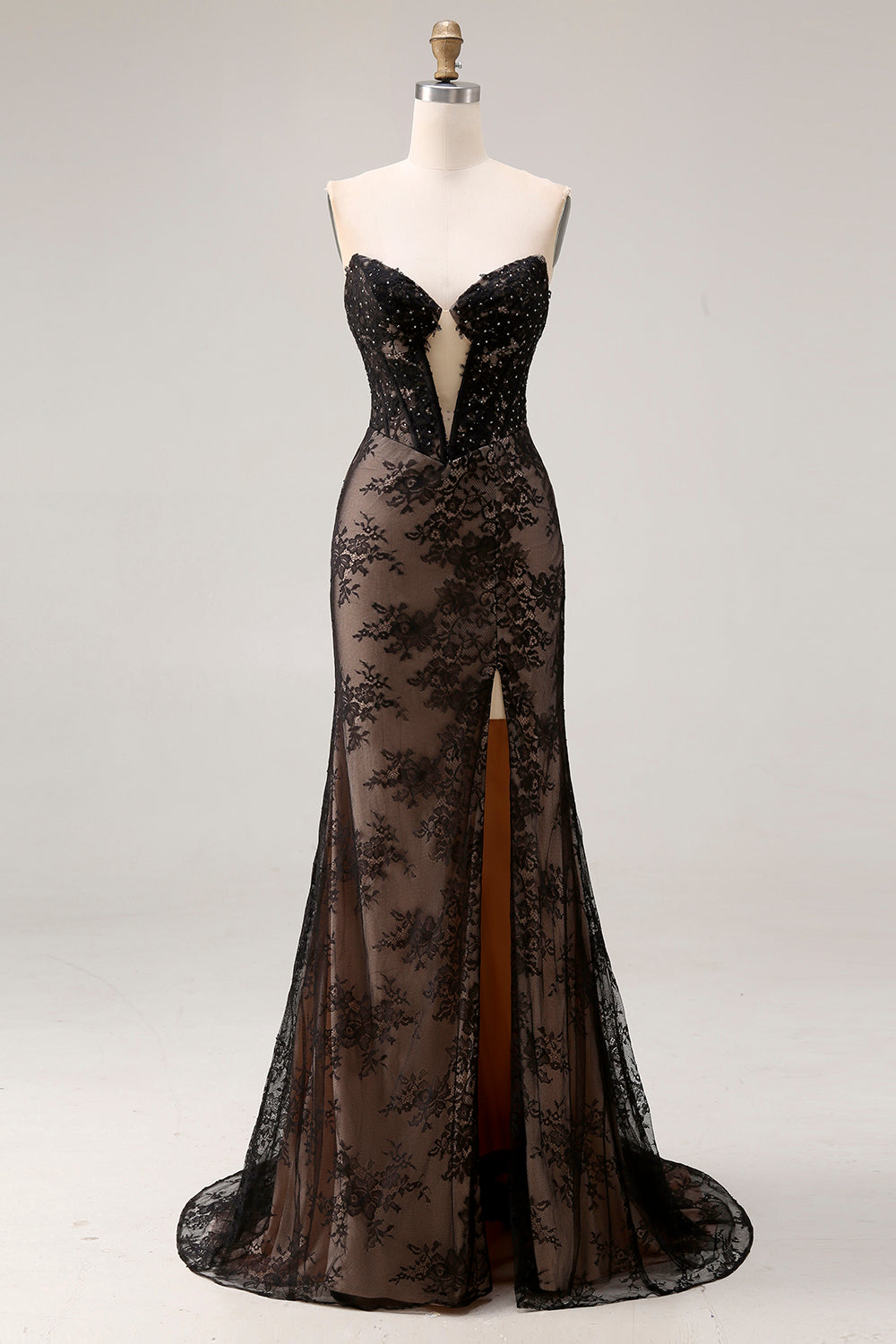 Robe de bal longue sirène sans bretelles en dentelle noire perlée avec fente