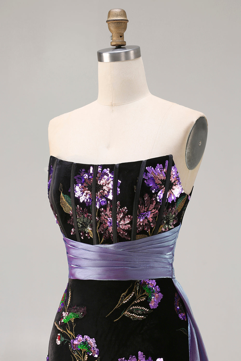 Robe de soirée longue sirène bustier noire à paillettes avec fente
