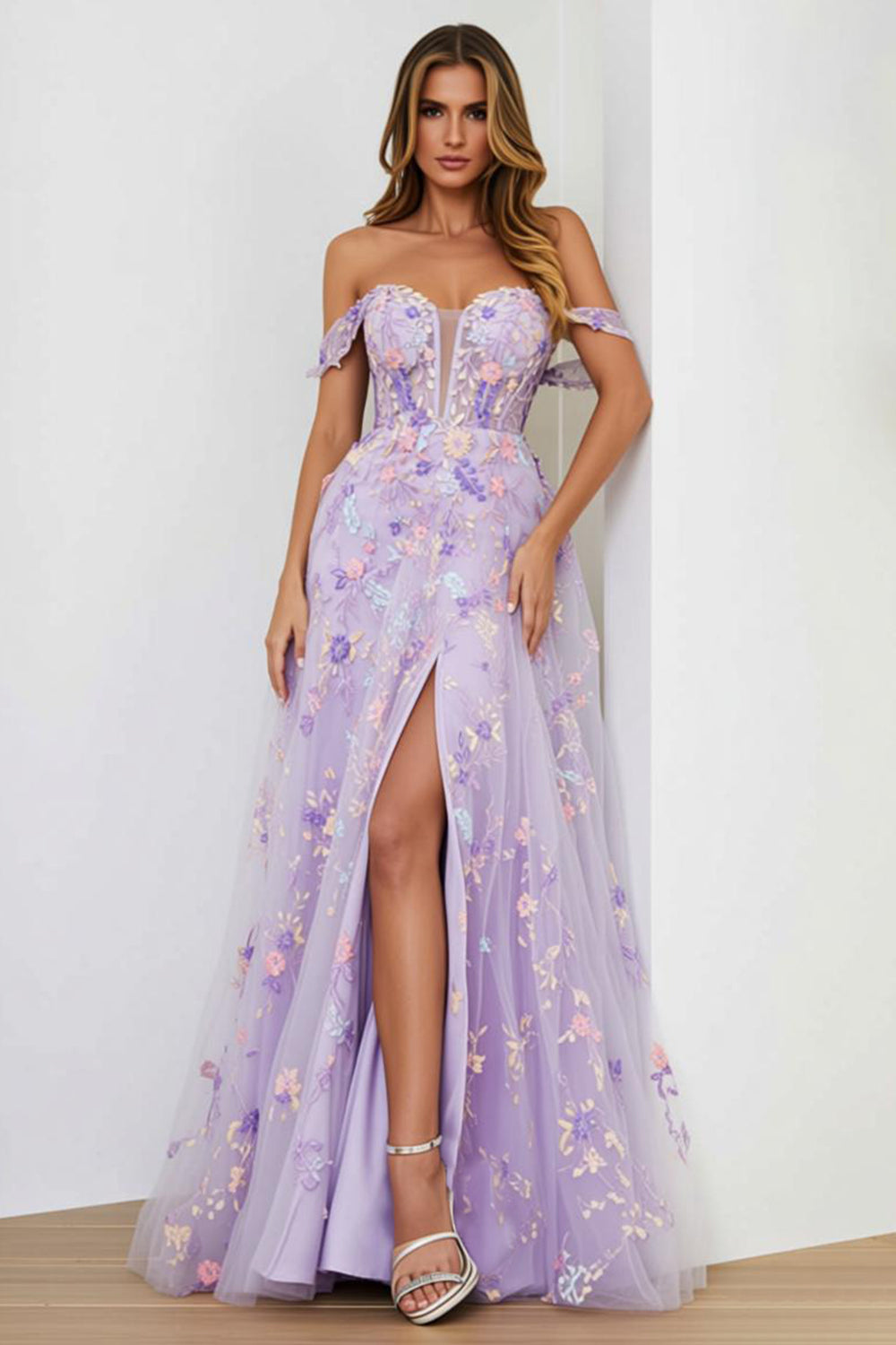 Robe de bal longue en ligne A lilas avec broderie, épaules dénudées et fente