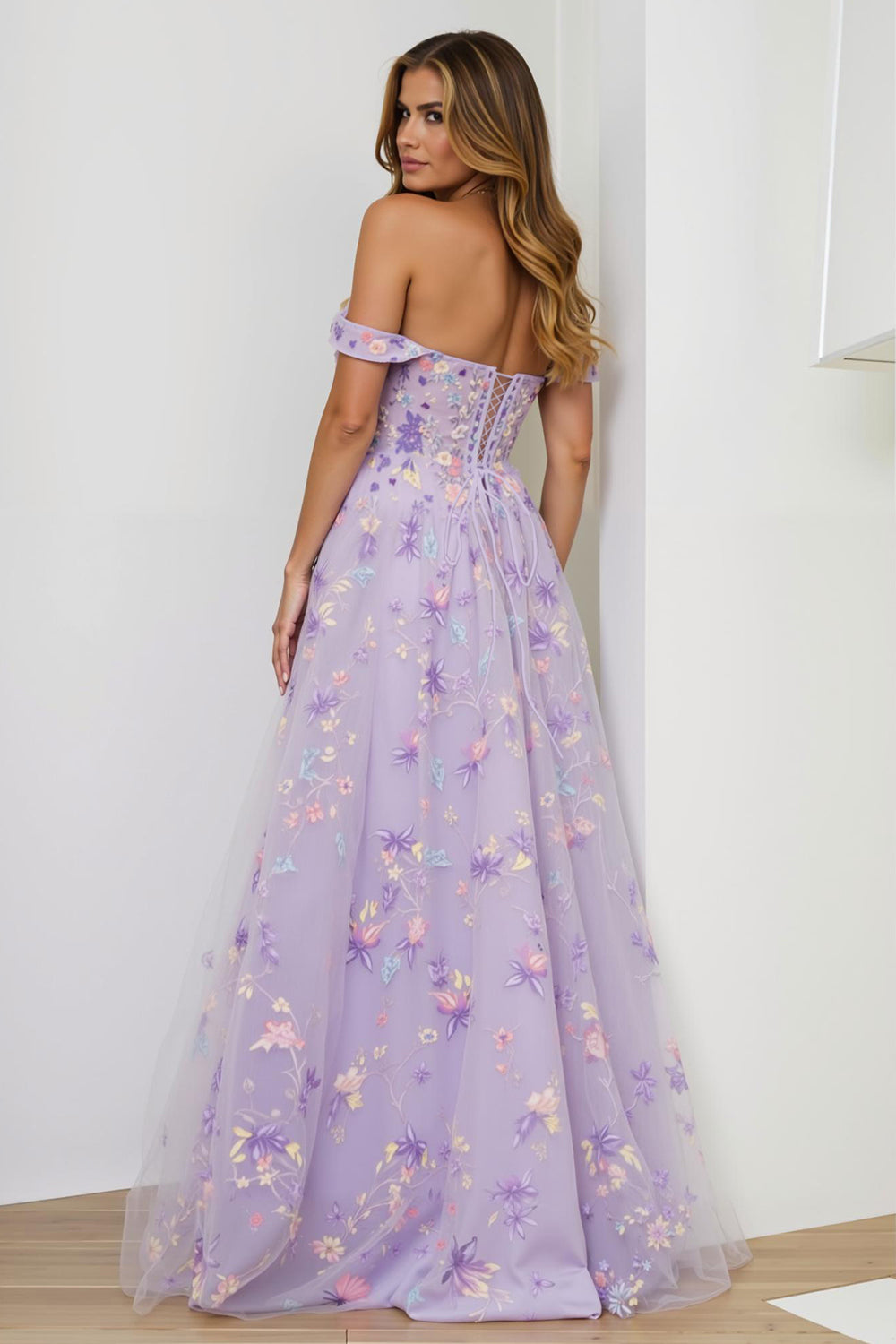 Robe de bal longue en ligne A lilas avec broderie, épaules dénudées et fente