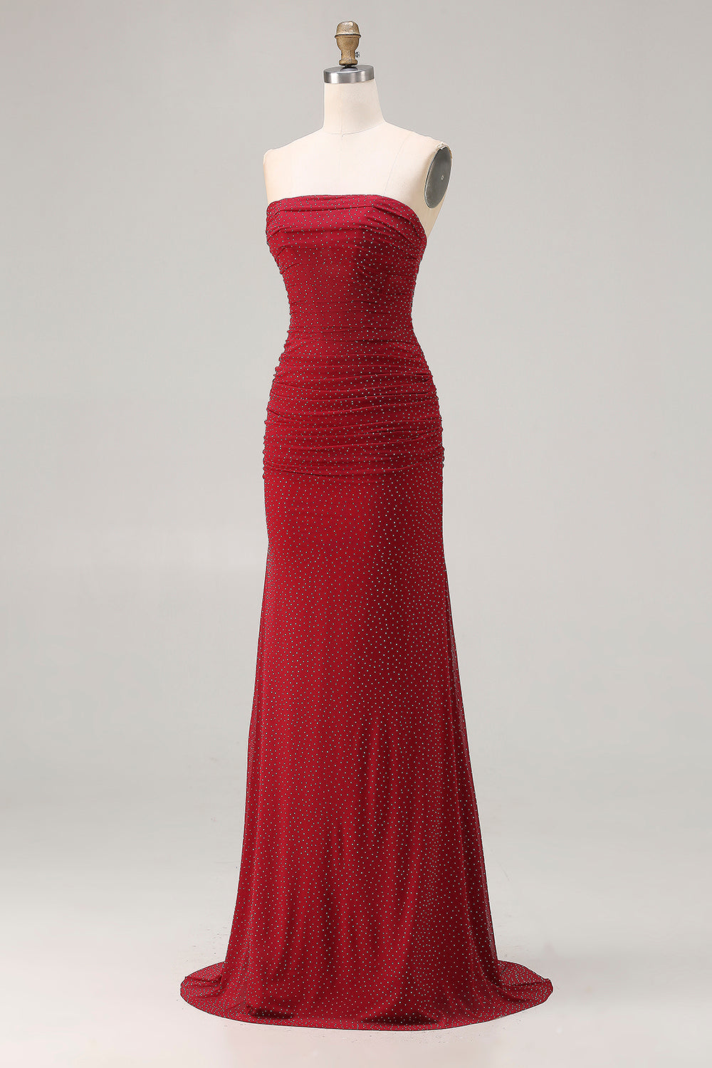Vestido de fiesta largo de satén rojo sin tirantes con cuentas estilo sirena