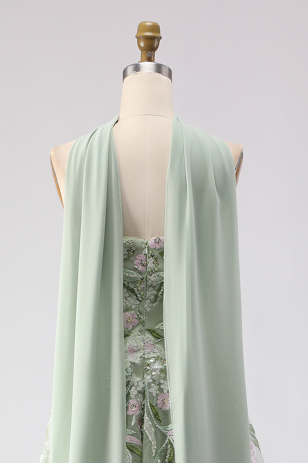 Robe de bal longue sans bretelles en ligne A couleur sauge poussiéreuse avec paillettes brodées et fente