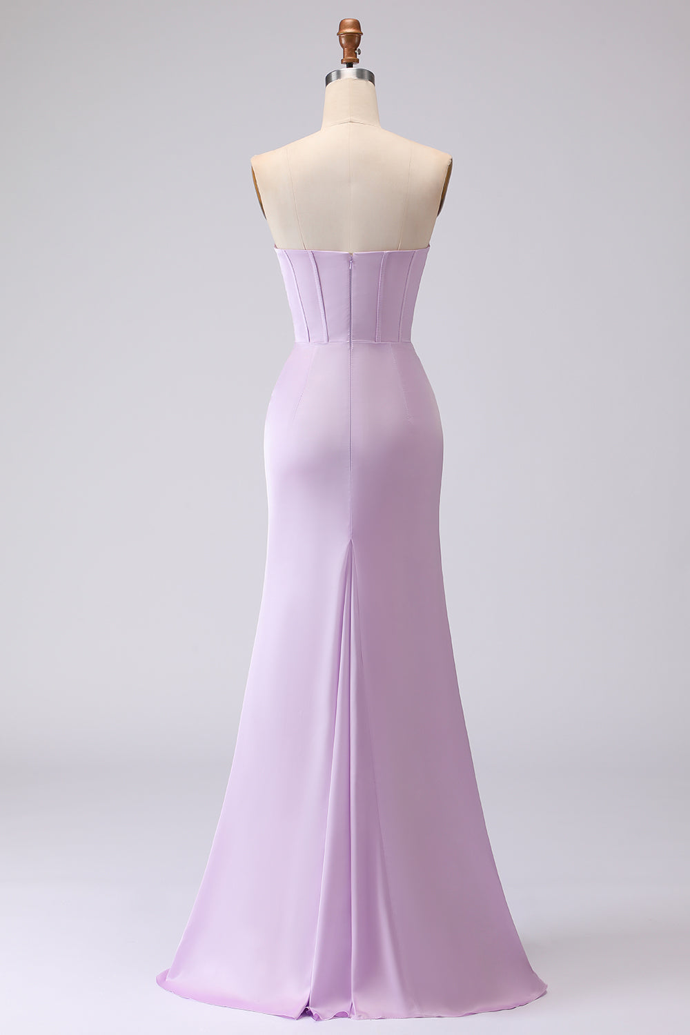 Robe demoiselle d'honneur longue sirène en satin froissé lilas sans bretelles avec corset simple