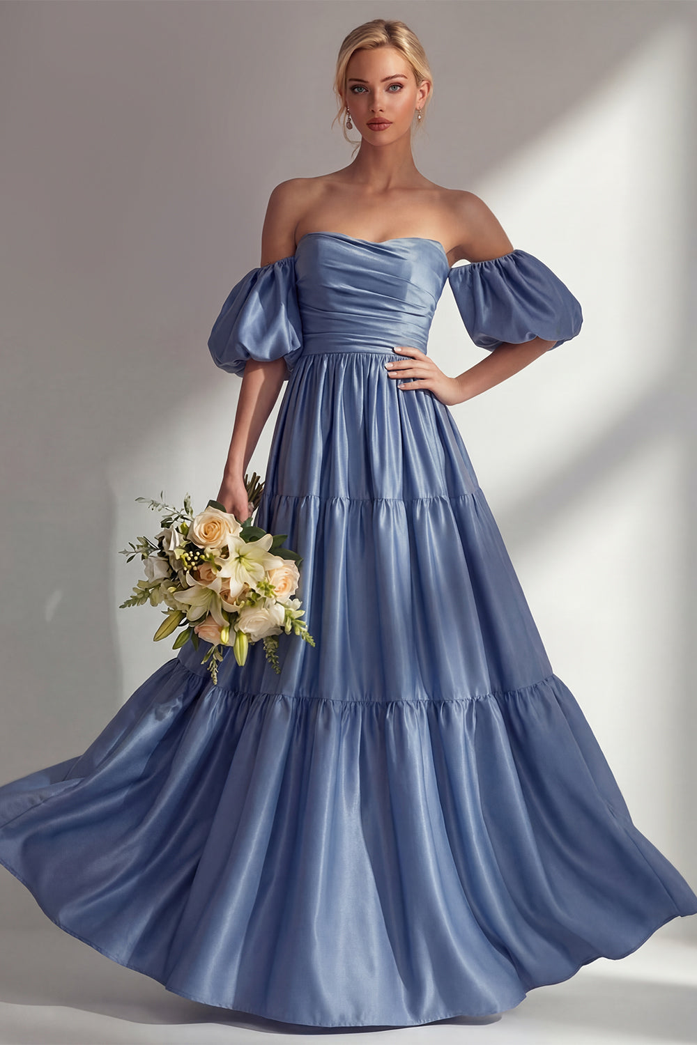 Vestido de noche largo de satén azul acero con escote barco, corte A y mangas desmontables