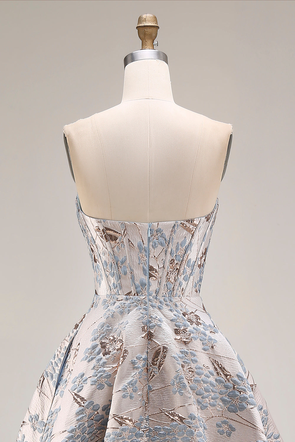 Robe de bal longue en jacquard argenté sans bretelles, coupe A, avec corset et fente