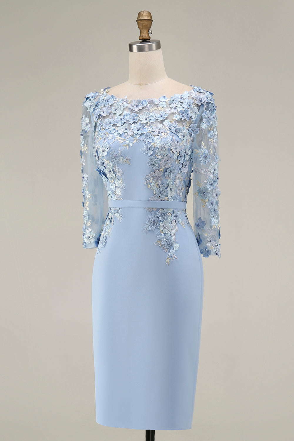 Robe midi fourreau bleu clair avec encolure bateau et appliques, manches 3/4, pour la mère de la mariée