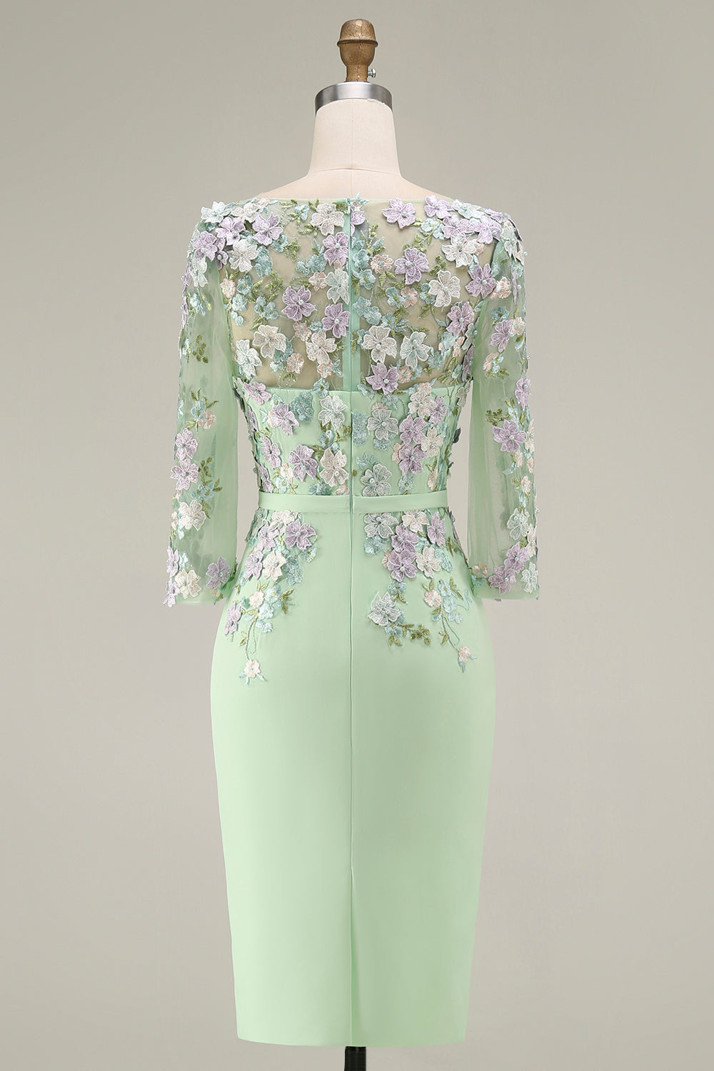 Robe midi fourreau bleu clair avec encolure bateau et appliques, manches 3/4, pour la mère de la mariée