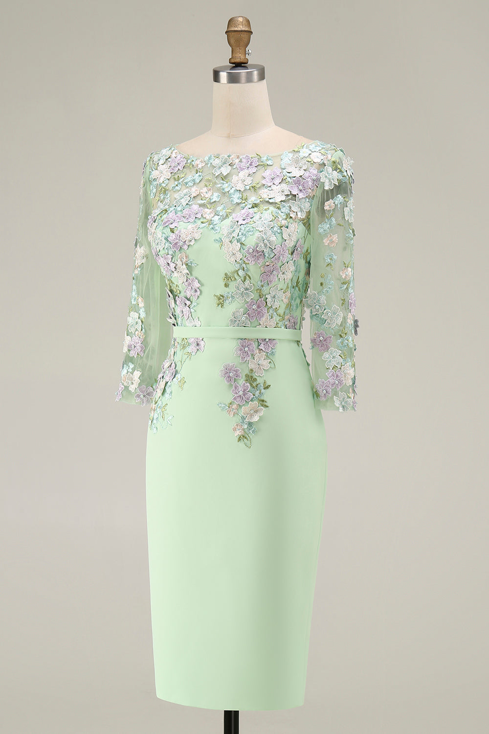 Robe midi fourreau bleu clair avec encolure bateau et appliques, manches 3/4, pour la mère de la mariée