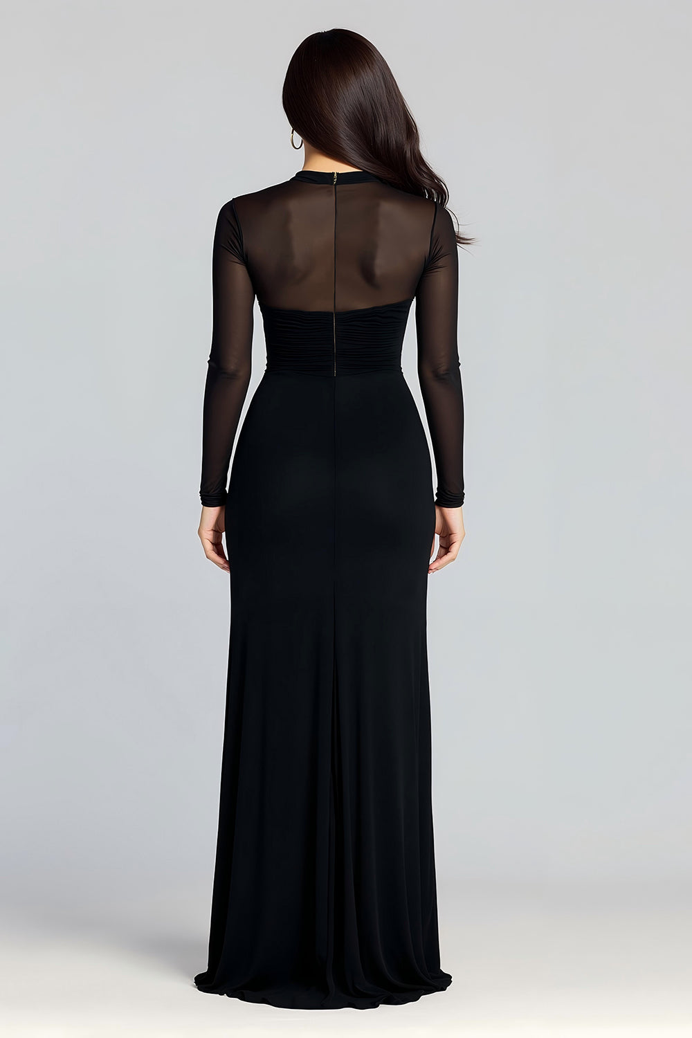 Robe de soirée noire fourreau à col montant, manches longues et fente