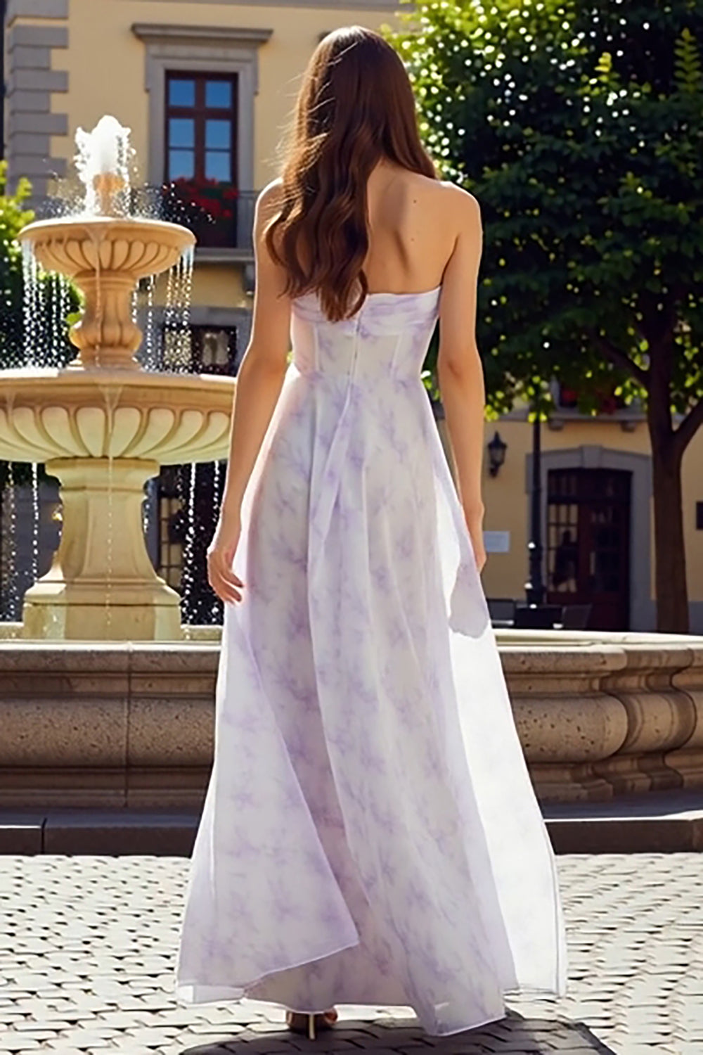 Vestido largo de chifón con estampado floral, sin tirantes, corte en A, color lila