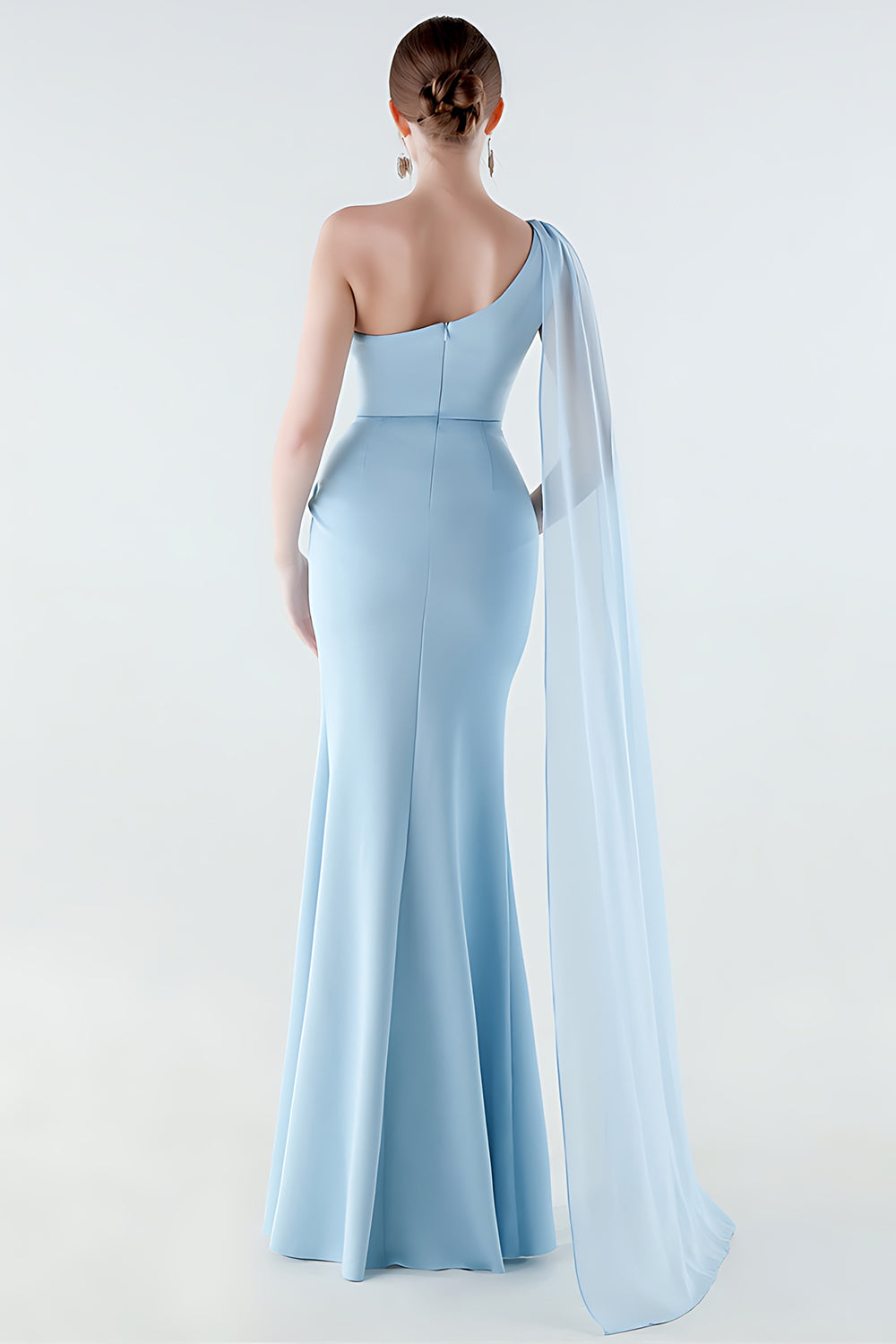 Robe de soirée sirène noire asymétrique avec traîne flottante