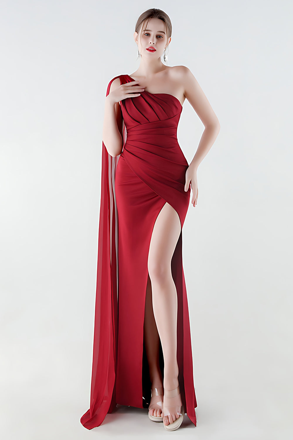 Robe de soirée sirène noire asymétrique avec traîne flottante
