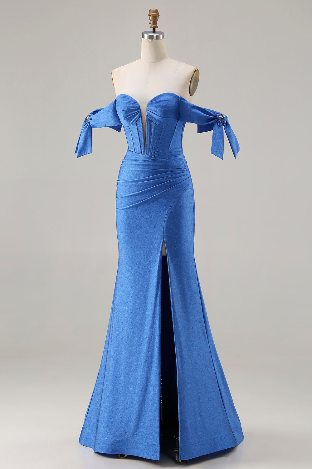 Robe de bal longue en satin bleu roi, coupe sirène, épaules dénudées, corset et fente