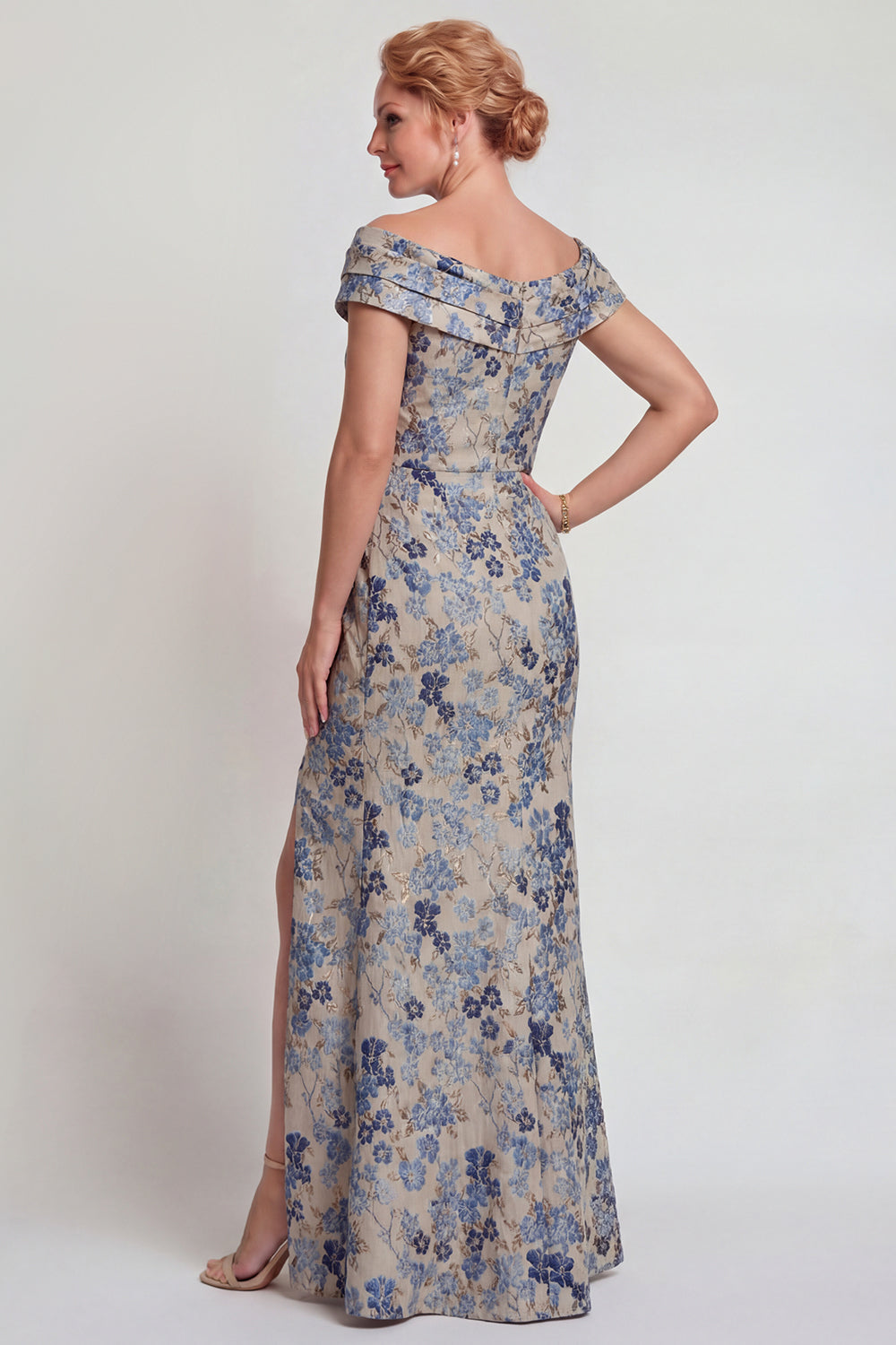 Robe longue de mère de la mariée fendue épaules dénudées à fleurs bleu gris
