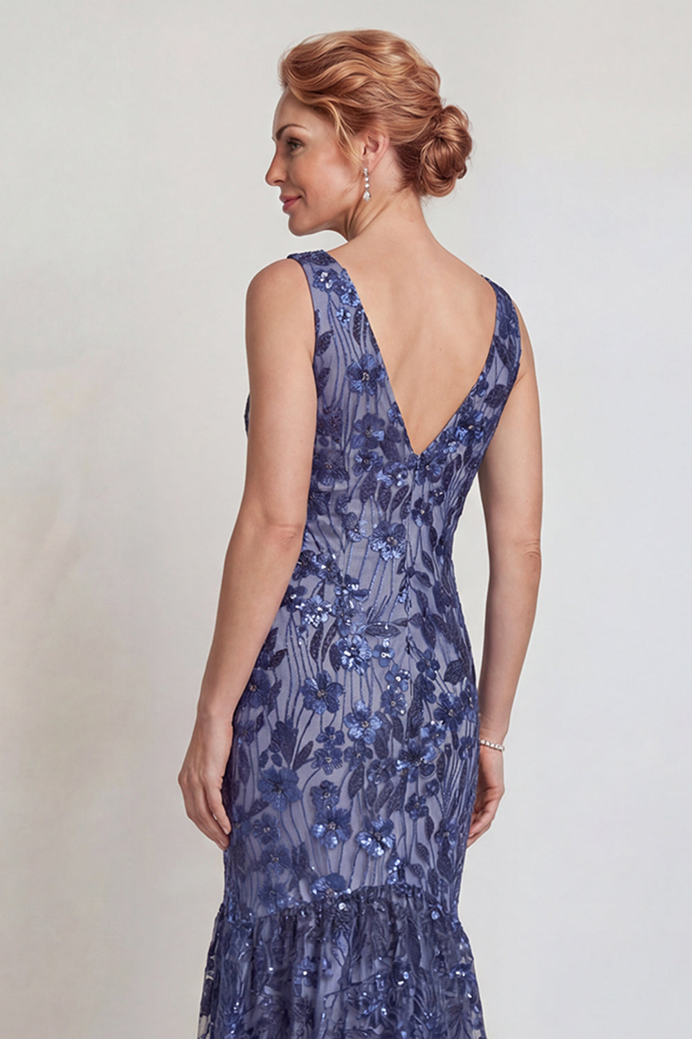 Dark Navy Flower Appliqued V Neck Mermaid Mother of the Bride Dress