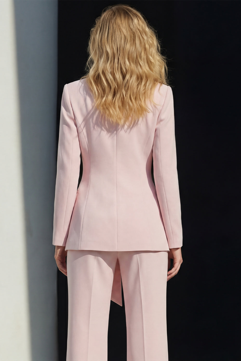 Ensemble de costume de travail 2 pièces rose pour femmes avec revers à encoche et ceinture