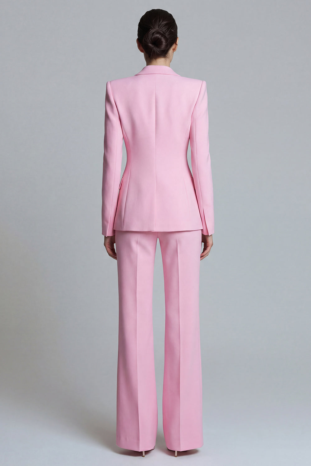 Costume de travail 2 pièces rose à revers pointus et un bouton pour femme