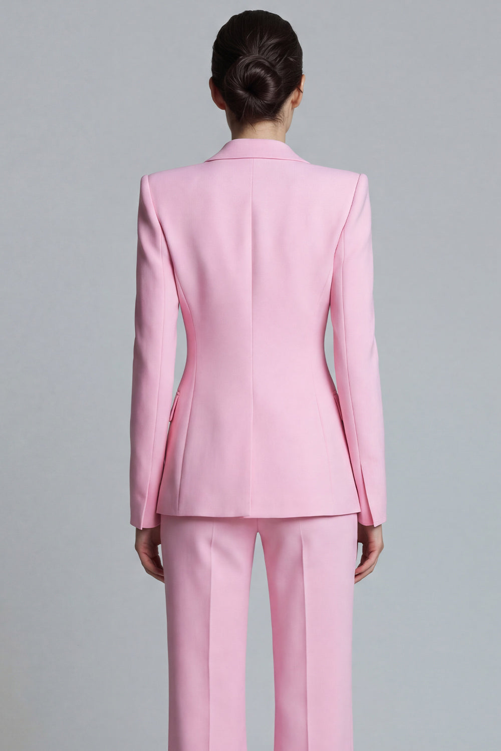 Costume de travail 2 pièces rose à revers pointus et un bouton pour femme