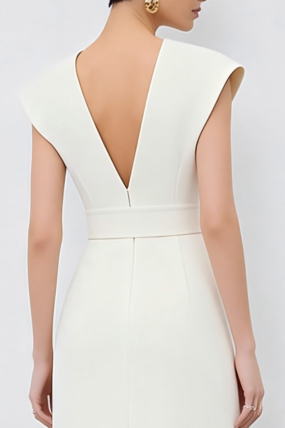 Robe de travail mi-longue fourreau en ivoire à col en V avec ceinture