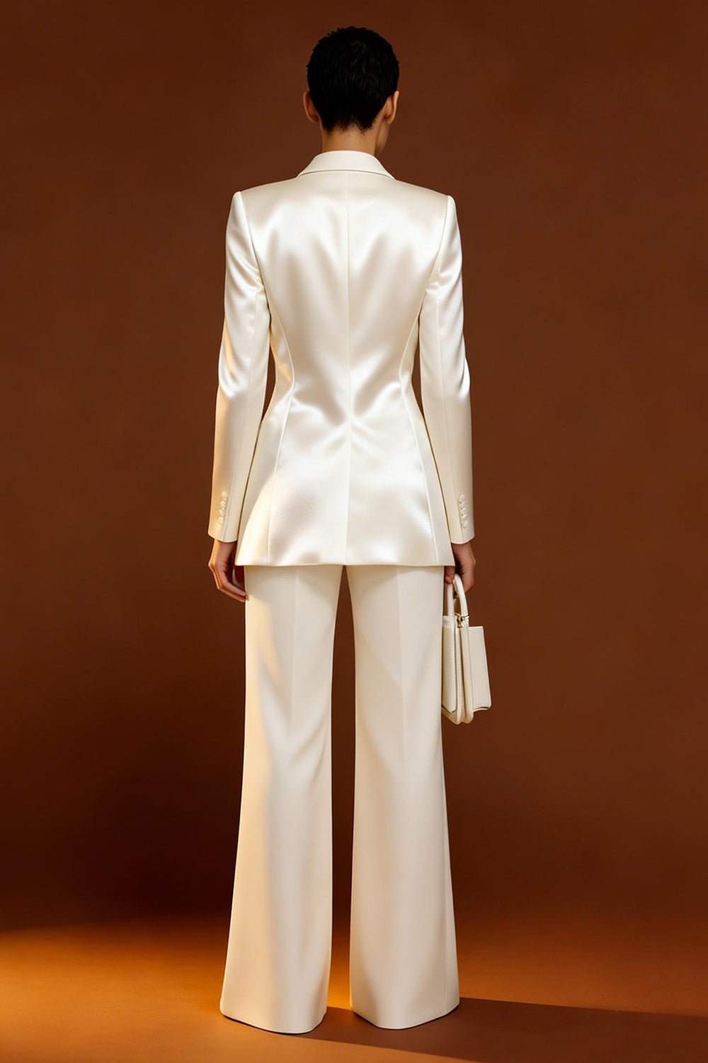 Costumes de travail 2 pièces pour femmes à boutonnage simple avec revers en châle ivoire