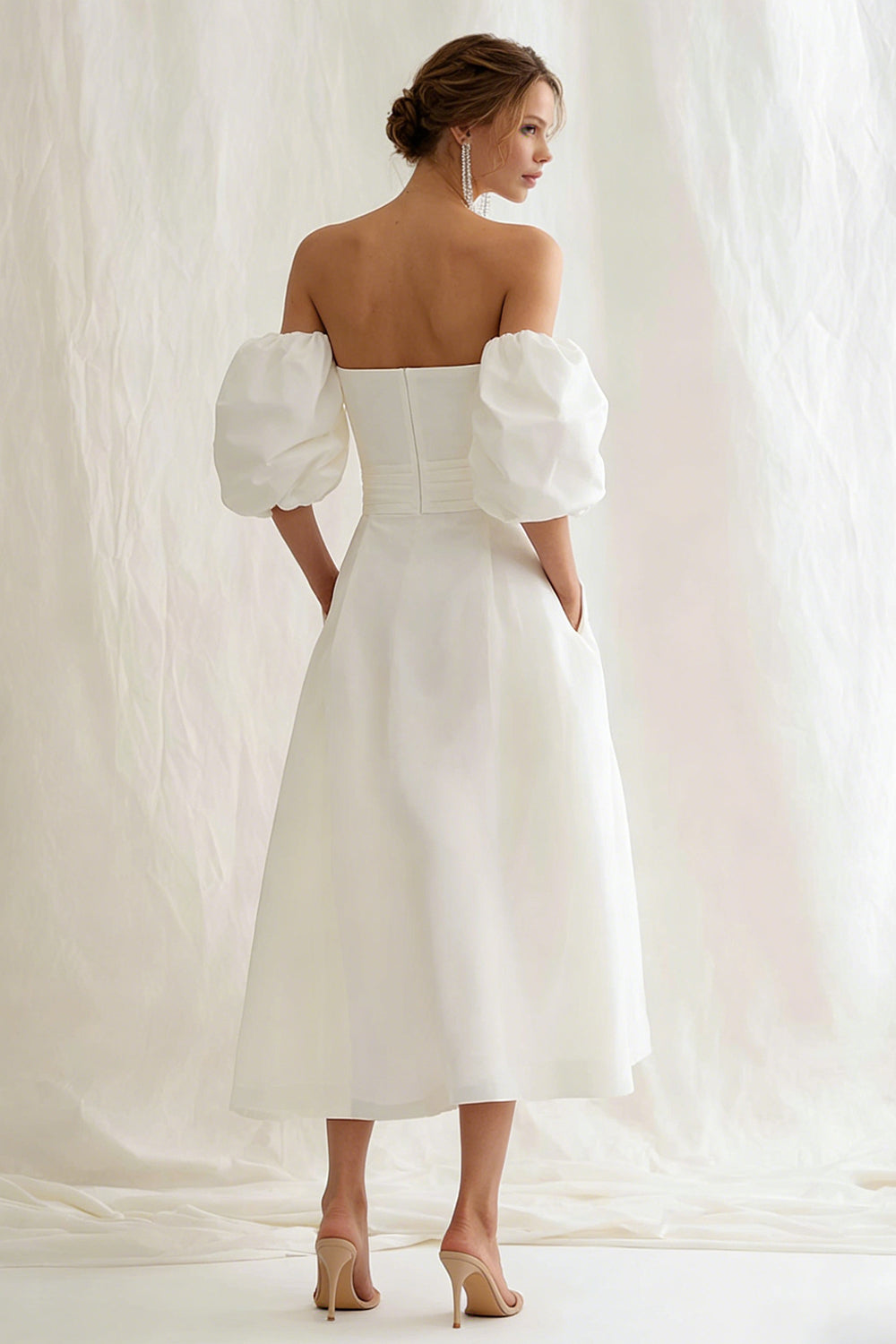 Robe de fiançailles longue ligne A couleur ivoire à épaules dénudées