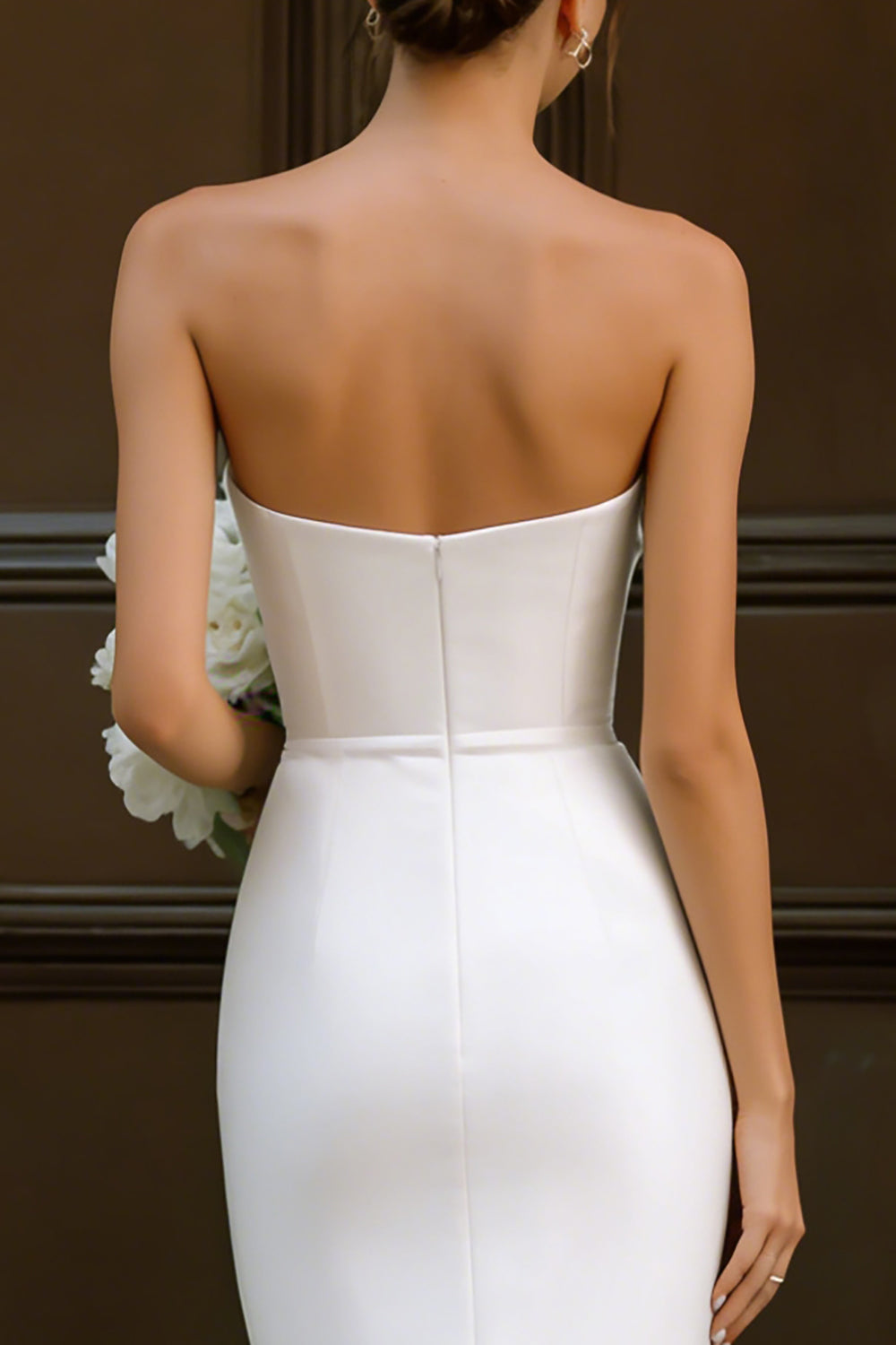 Robe Fourreau Courte Blanche en Satin Sans Bretelles avec Nœud Papillon Simple
