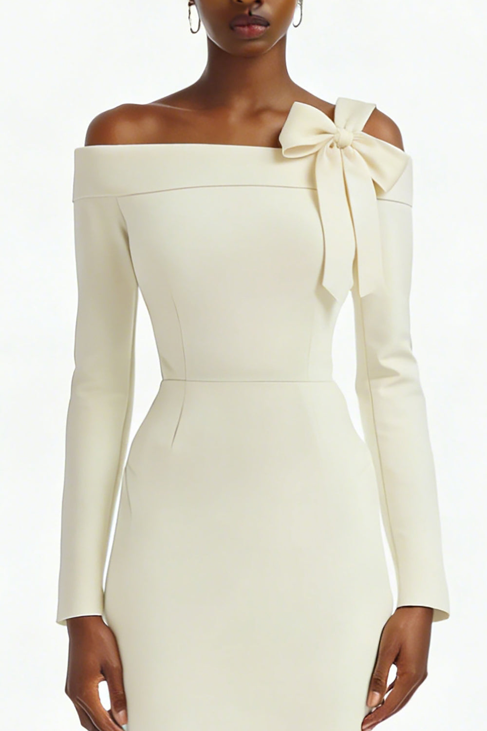 Robe de fiançailles asymétrique ivoire à manches longues et fente