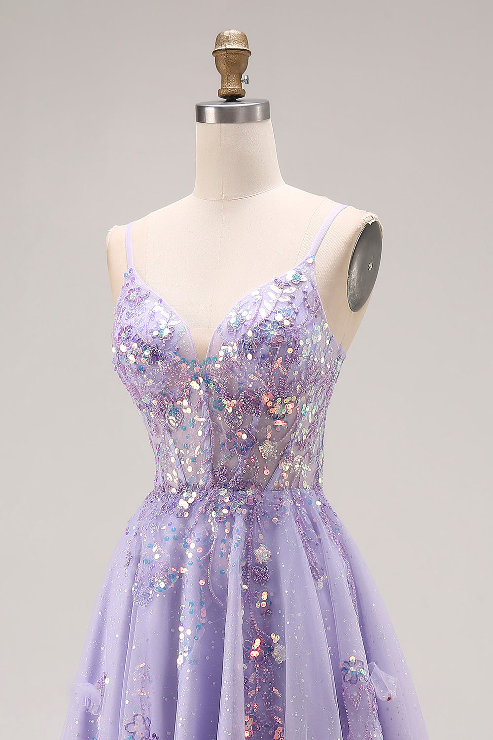 Robe longue de bal de promo trapèze violet clair à perles et paillettes, avec dos lacé et fente