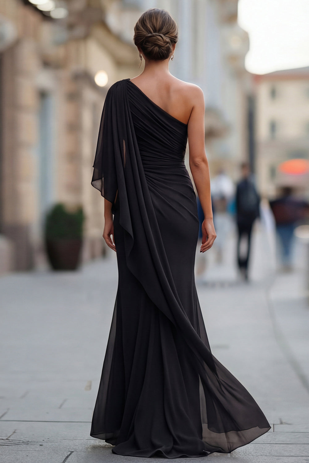 Robe de mère de la mariée sirène froncée en mousseline vert sauge à une épaule avec manche