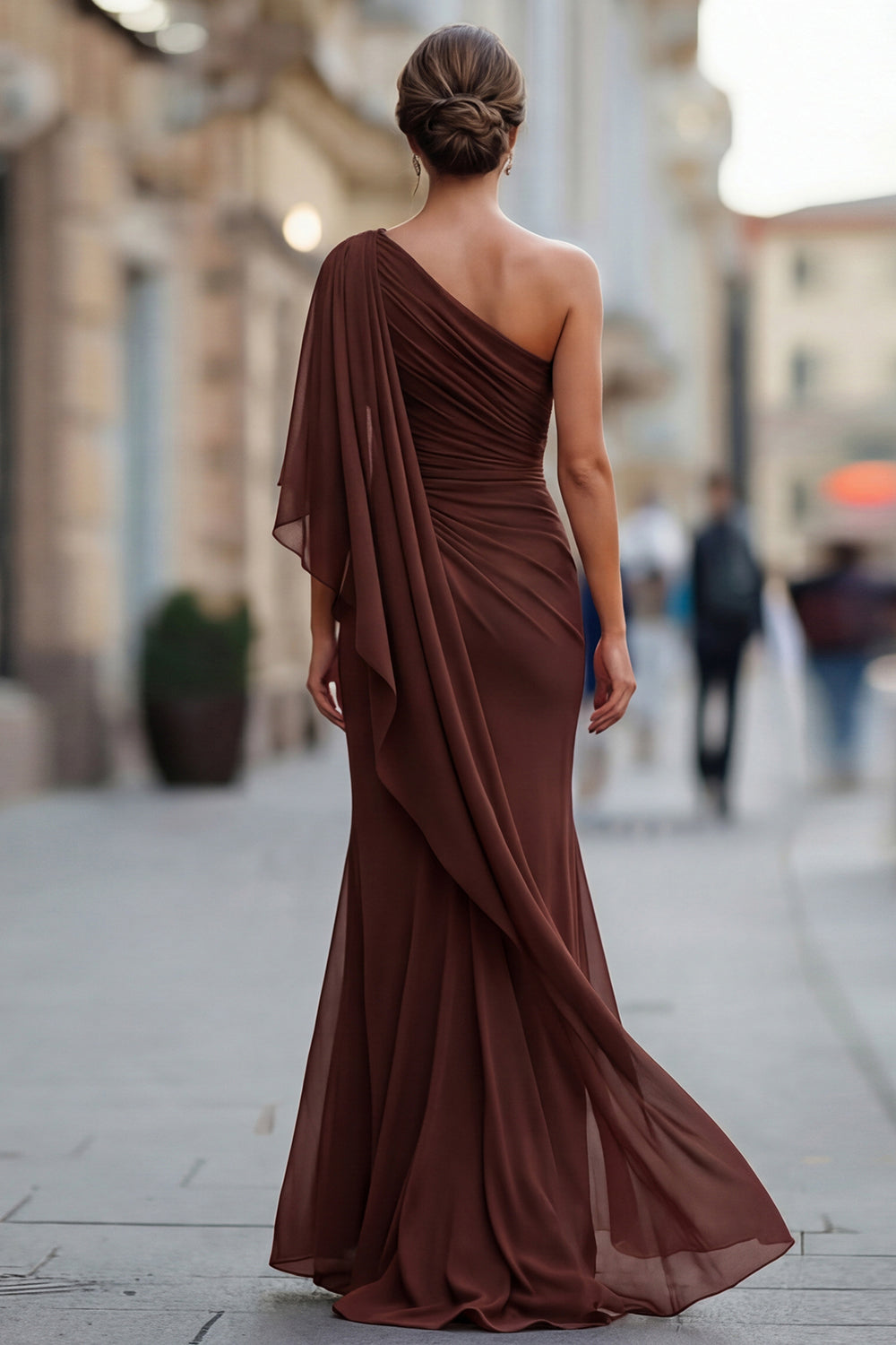 Robe de mère de la mariée sirène froncée en mousseline vert sauge à une épaule avec manche
