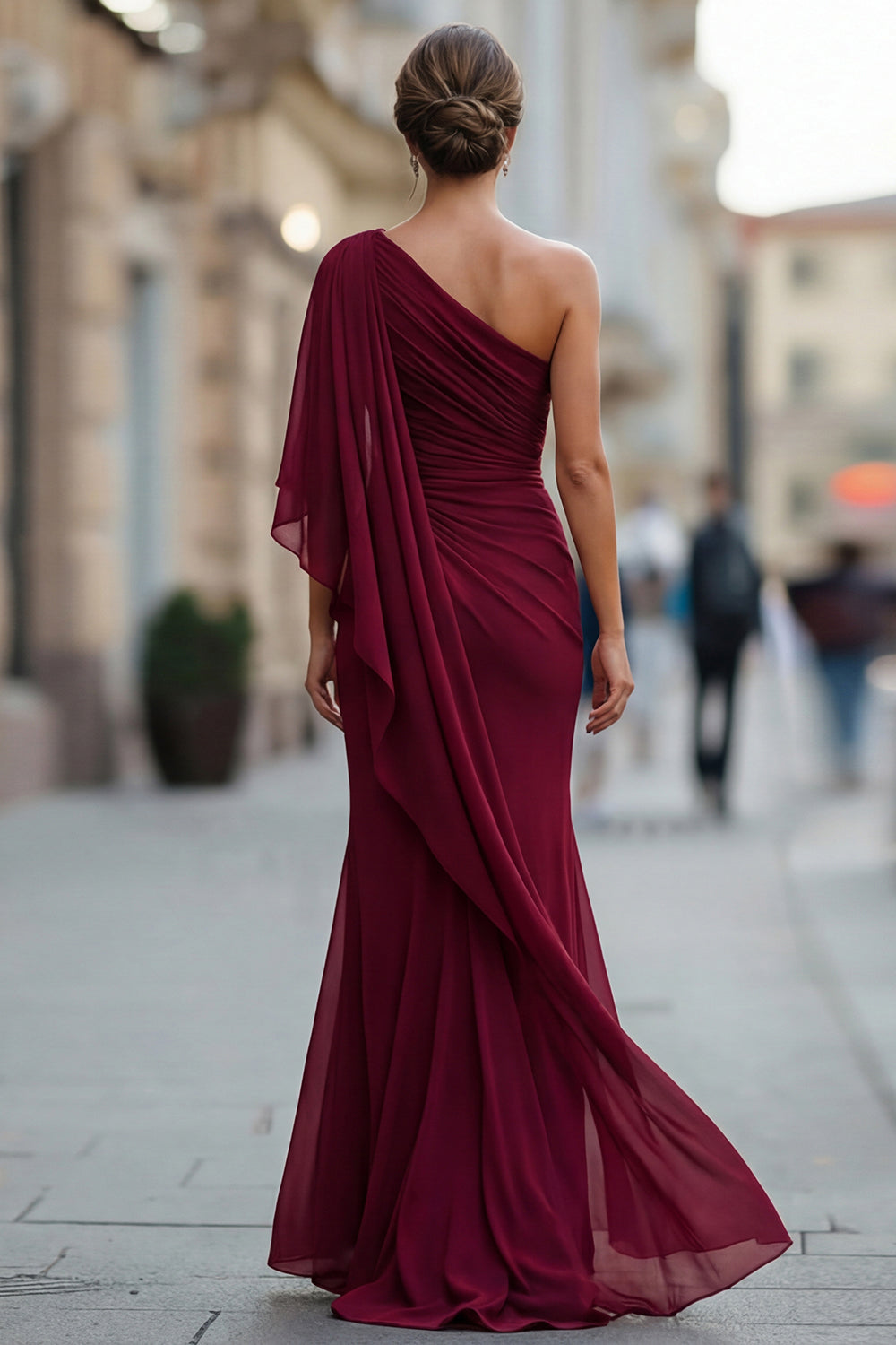 Robe de mère de la mariée sirène froncée en mousseline vert sauge à une épaule avec manche