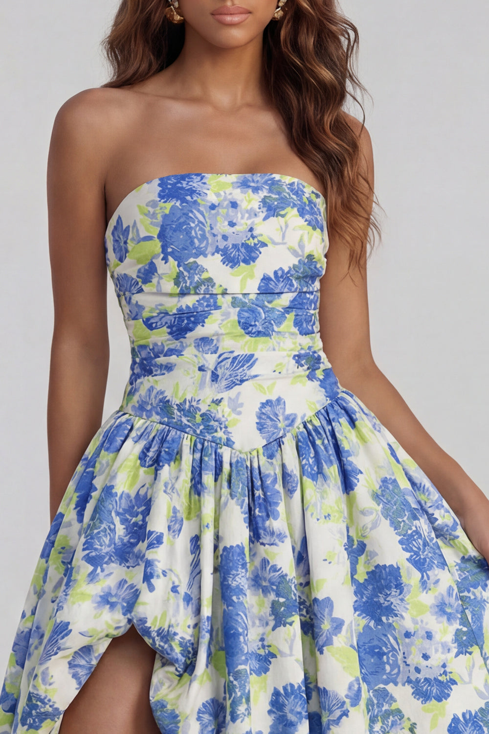 Robe midi fendue trapèze bustier imprimée fleurs de narcisse bleues